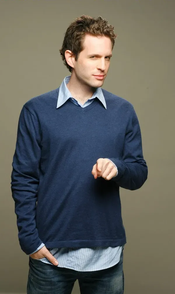 character-image-link-for-Dennis Reynolds